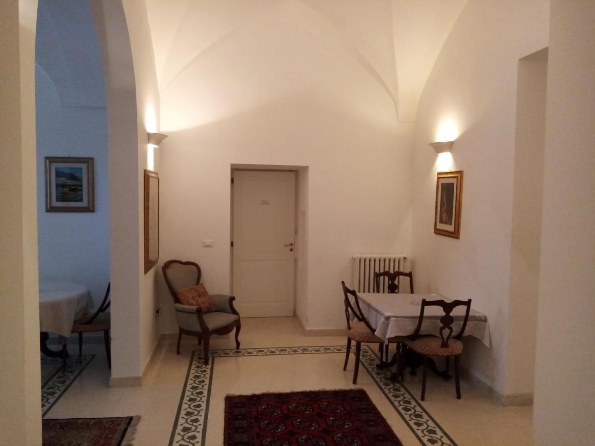 Dimora Storica Le Perle Bed & Breakfast เลชเช ภายนอก รูปภาพ