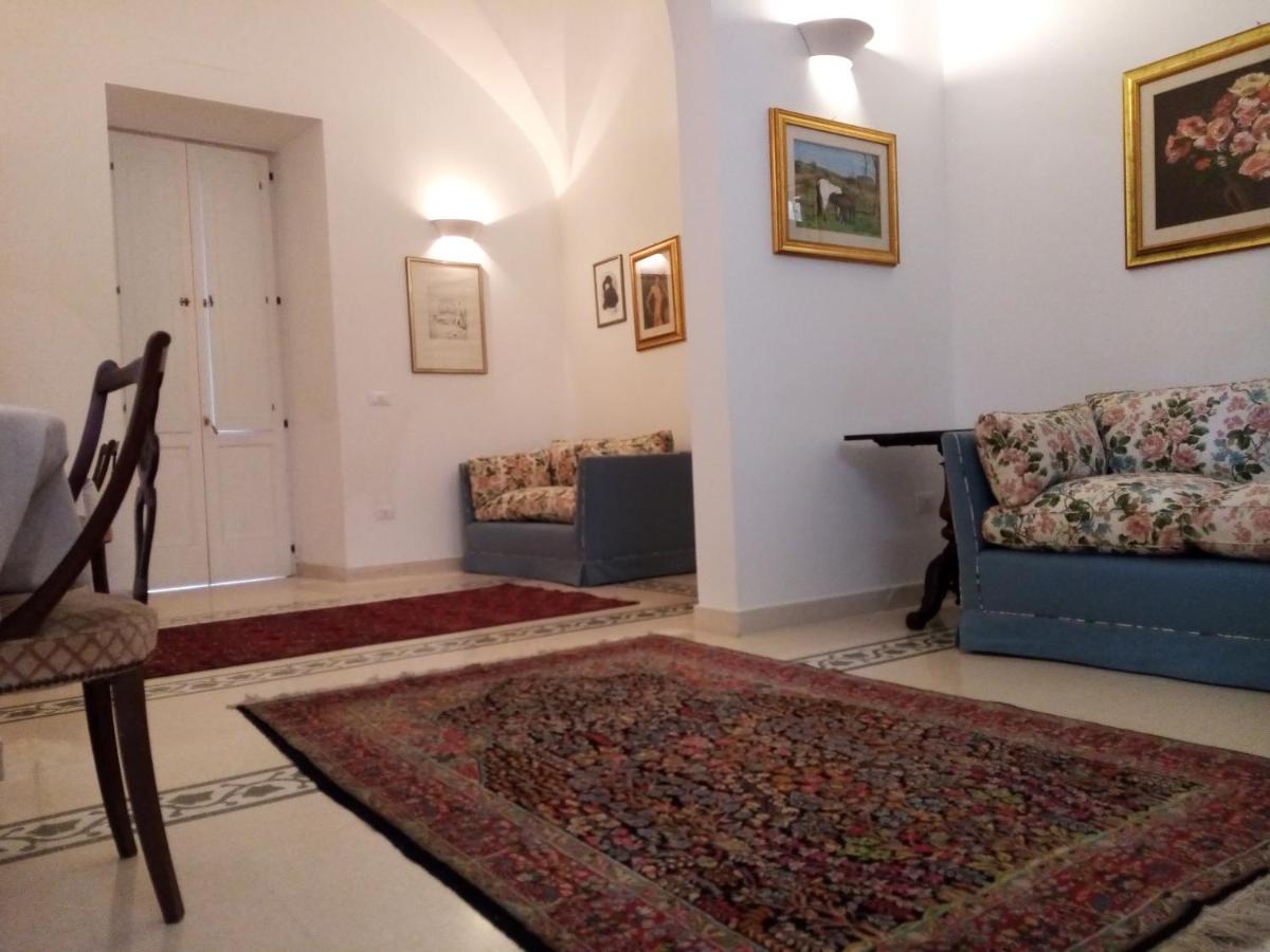 Dimora Storica Le Perle Bed & Breakfast เลชเช ภายนอก รูปภาพ
