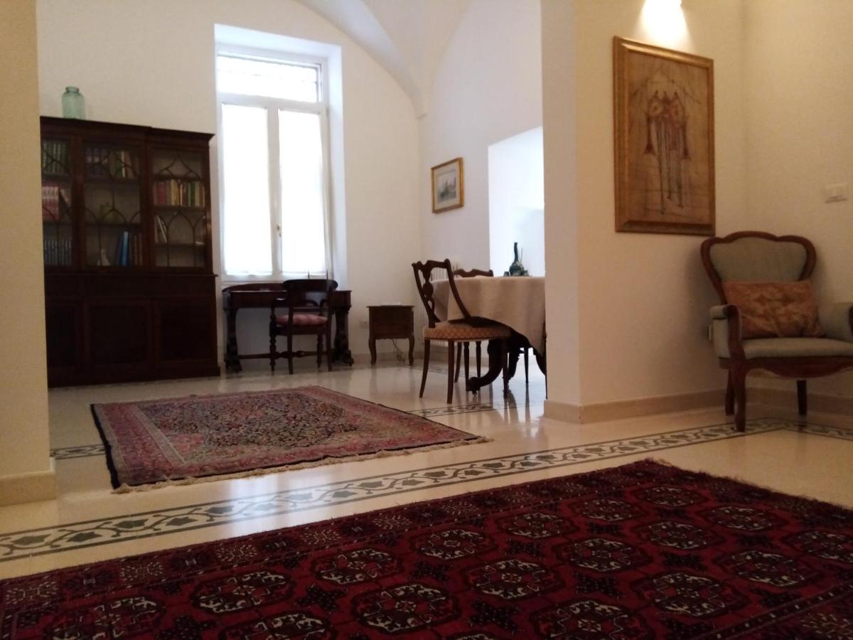 Dimora Storica Le Perle Bed & Breakfast เลชเช ภายนอก รูปภาพ