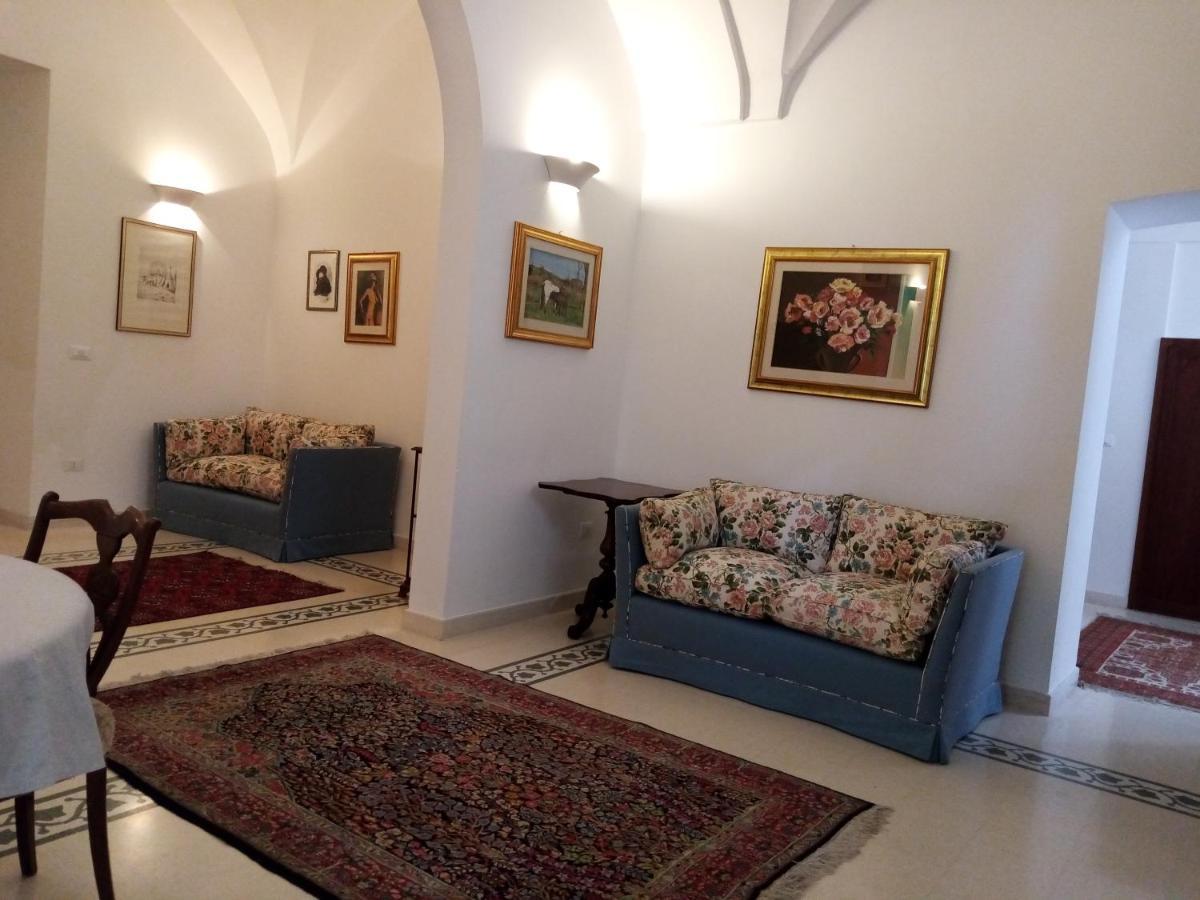 Dimora Storica Le Perle Bed & Breakfast เลชเช ภายนอก รูปภาพ