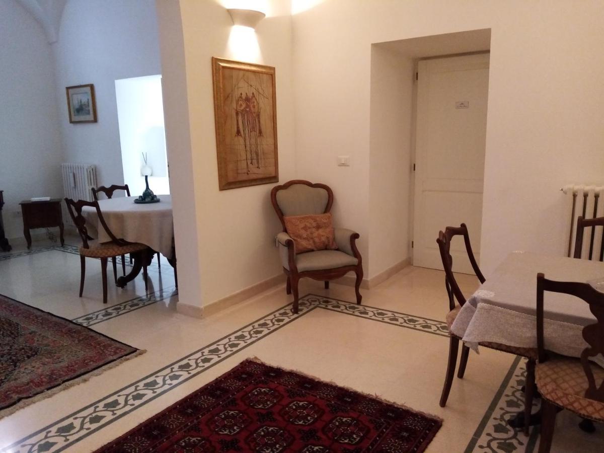 Dimora Storica Le Perle Bed & Breakfast เลชเช ภายนอก รูปภาพ