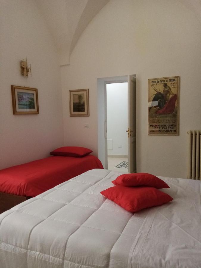 Dimora Storica Le Perle Bed & Breakfast เลชเช ภายนอก รูปภาพ