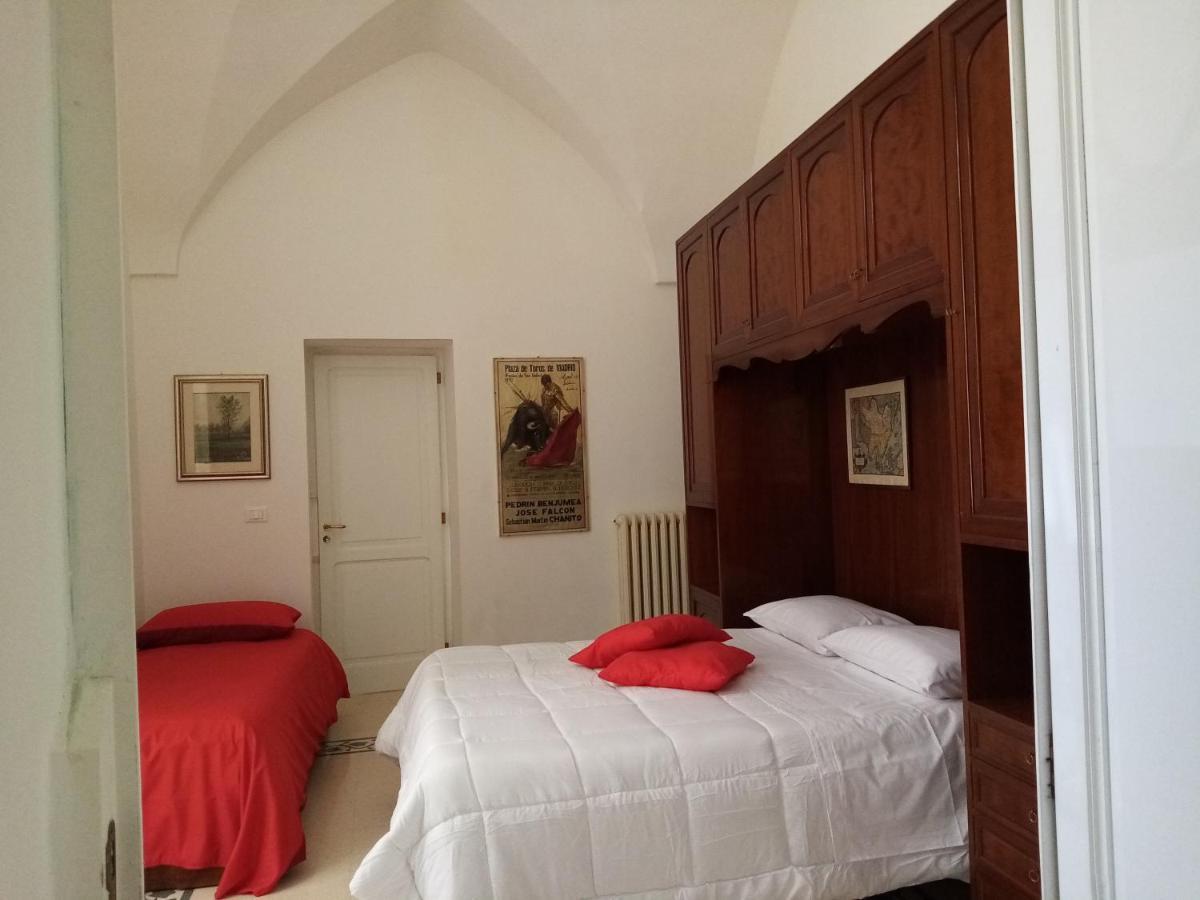 Dimora Storica Le Perle Bed & Breakfast เลชเช ภายนอก รูปภาพ