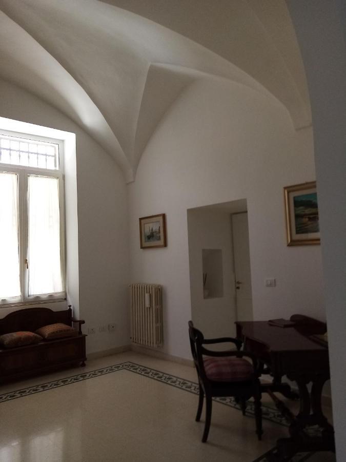 Dimora Storica Le Perle Bed & Breakfast เลชเช ภายนอก รูปภาพ