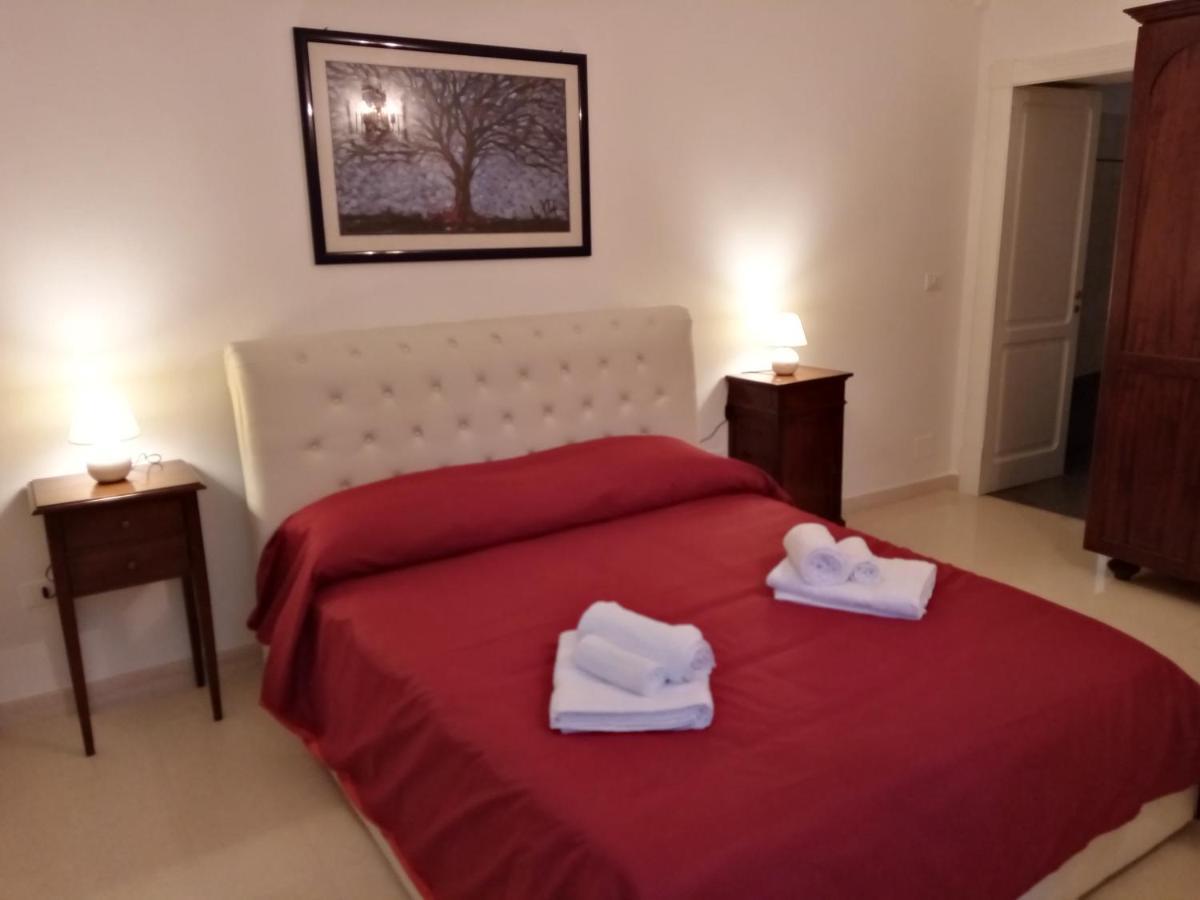 Dimora Storica Le Perle Bed & Breakfast เลชเช ภายนอก รูปภาพ