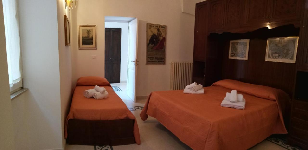 Dimora Storica Le Perle Bed & Breakfast เลชเช ภายนอก รูปภาพ