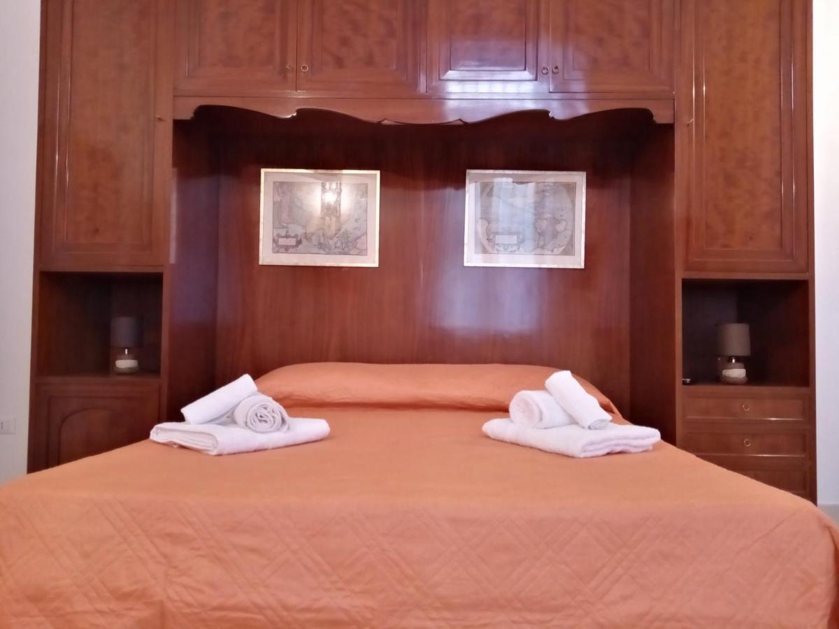 Dimora Storica Le Perle Bed & Breakfast เลชเช ภายนอก รูปภาพ