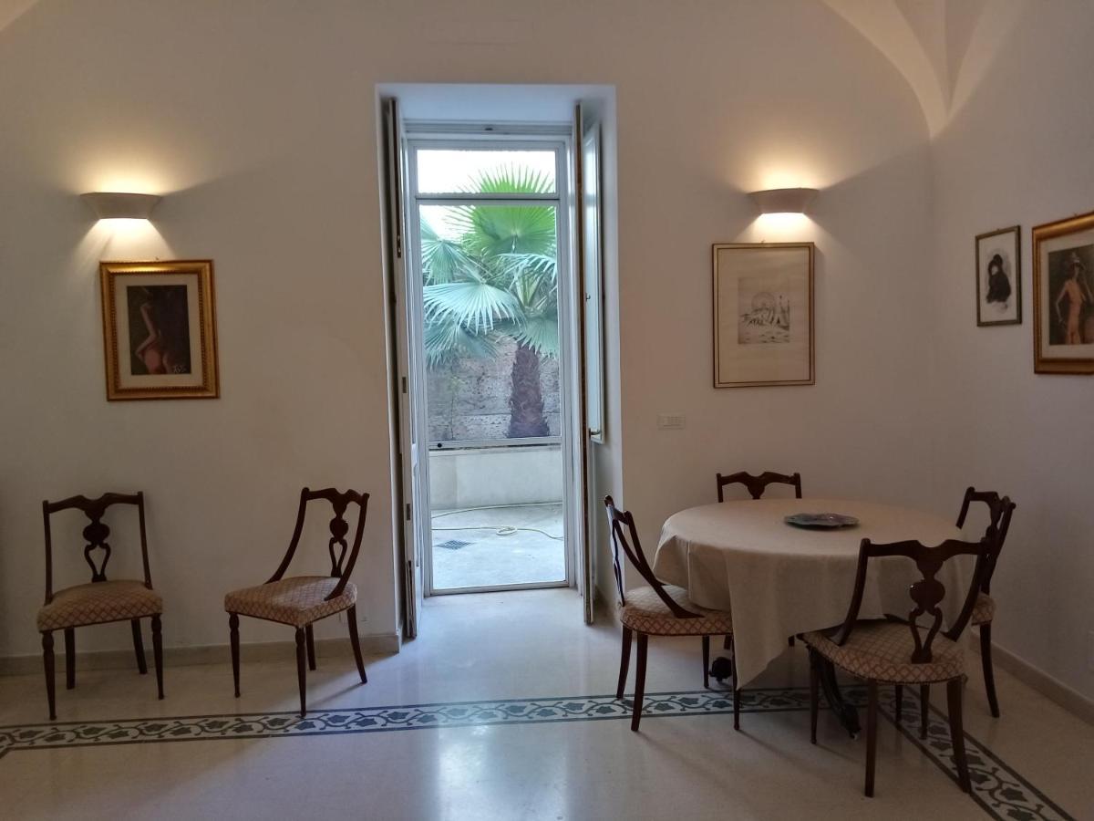 Dimora Storica Le Perle Bed & Breakfast เลชเช ภายนอก รูปภาพ