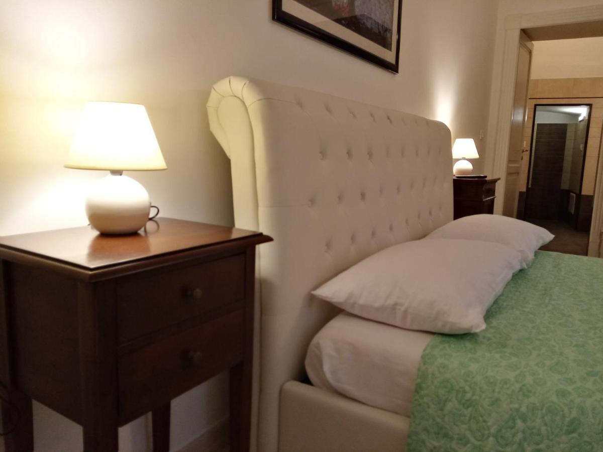 Dimora Storica Le Perle Bed & Breakfast เลชเช ภายนอก รูปภาพ