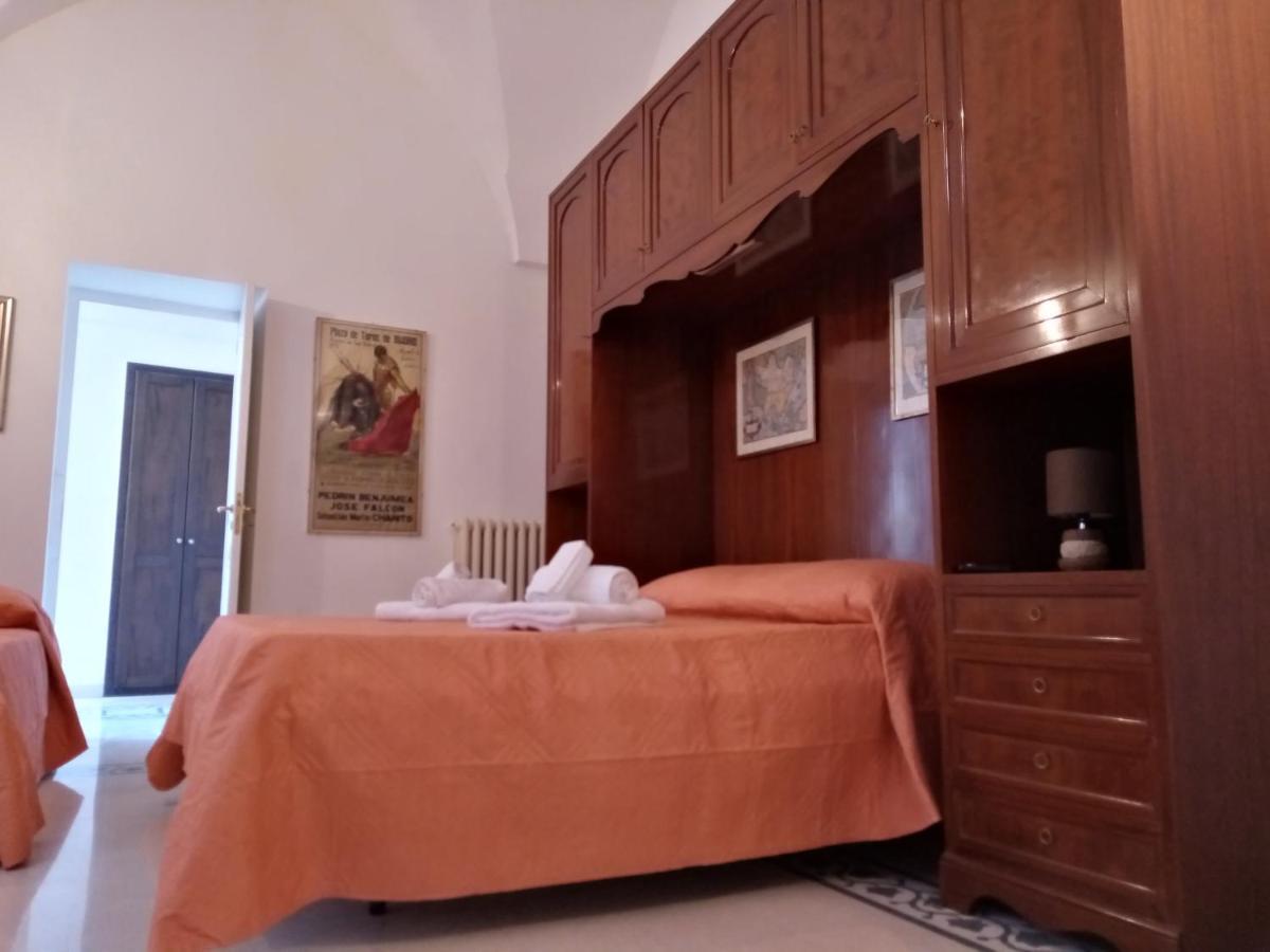 Dimora Storica Le Perle Bed & Breakfast เลชเช ภายนอก รูปภาพ