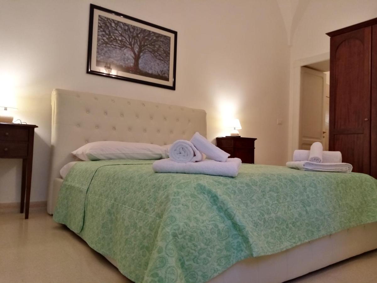 Dimora Storica Le Perle Bed & Breakfast เลชเช ภายนอก รูปภาพ