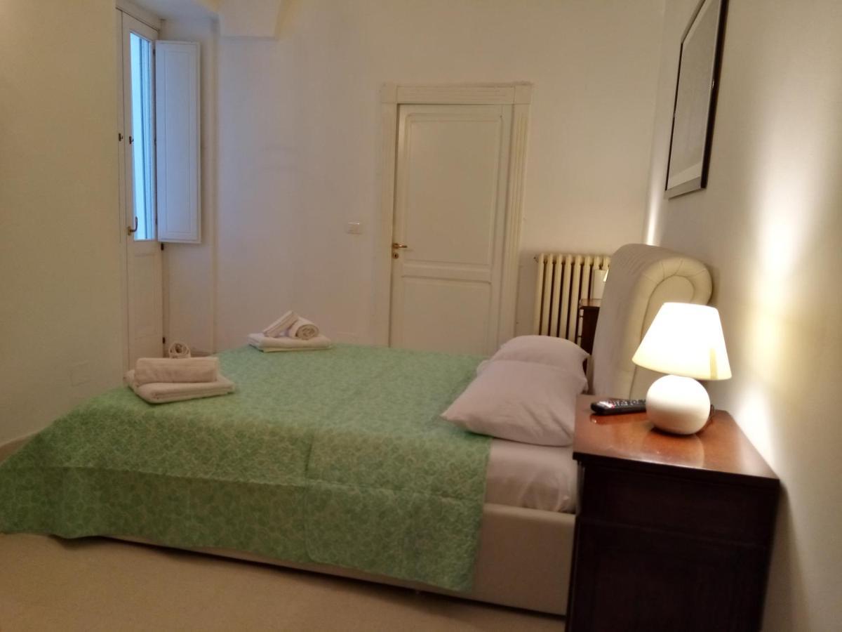 Dimora Storica Le Perle Bed & Breakfast เลชเช ภายนอก รูปภาพ